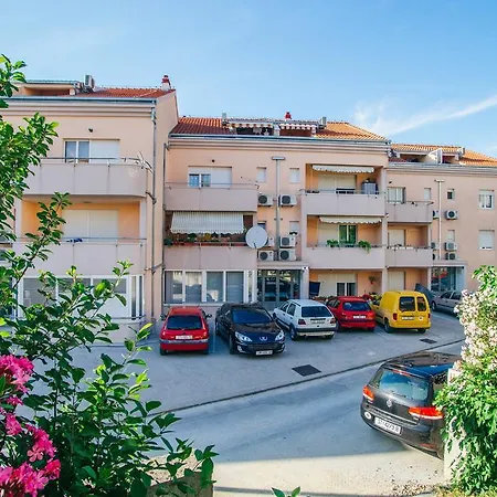 Apartment Krbavska Split