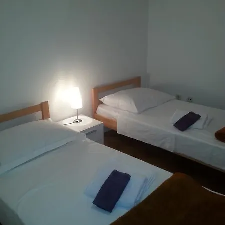 Krbavska * Split